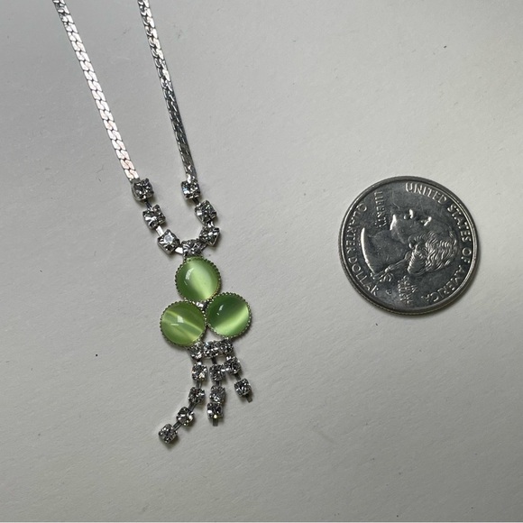 Silver Tone Necklace with Green Clover-style Pendant with Rhinestones - Picture 4 of 6